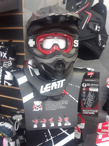 Yamaha Motorcycle Dealer «Sports Plaza», reviews and photos, 22455 NE Halsey St, Fairview, OR 97024, USA