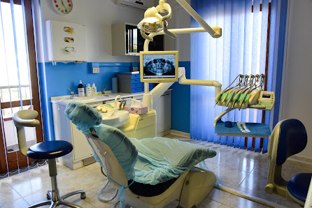 Studio Dentistico Giuditta Dott.ssa Geltrude Via Vaisette, 34, 89866 San Nicolò VV, Italia