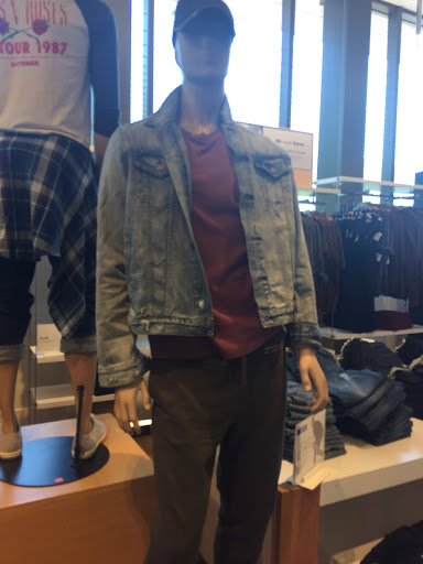 Clothing Store «Gap», reviews and photos, 673 Collins Ave, Miami Beach, FL 33139, USA