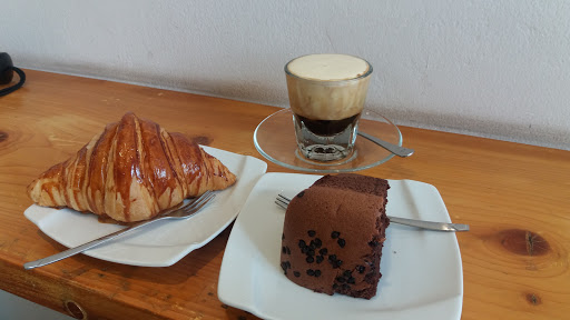 Gau Coffee & Bakery