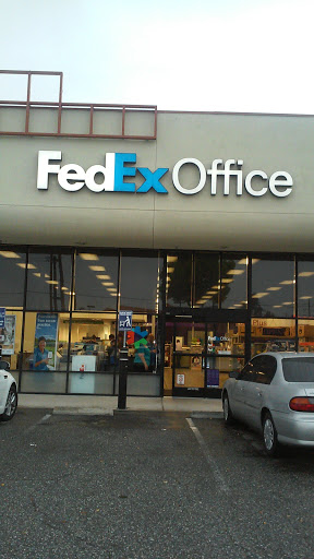 Print Shop «FedEx Office Print & Ship Center», reviews and photos, 1440 S E St b, San Bernardino, CA 92408, USA