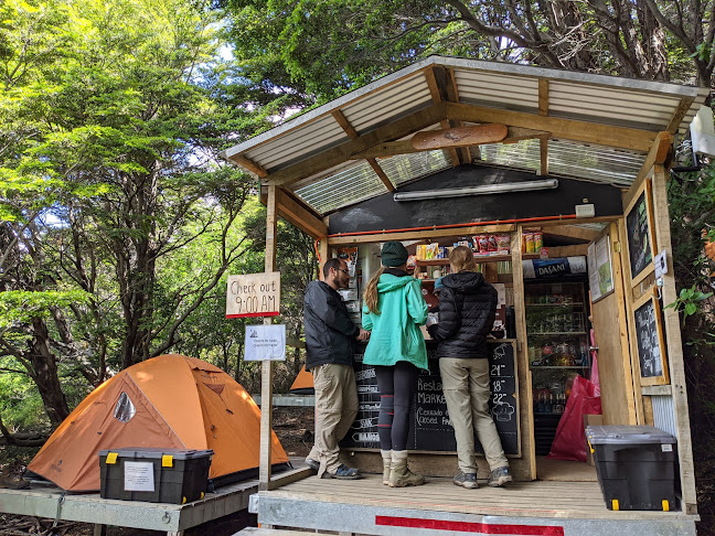 Teléfono de Refugio and Camping Francés