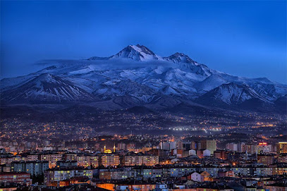 Erciyes Dağ Ve Kayak Evi