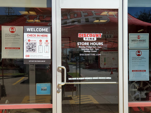 Tire Shop «Discount Tire Store», reviews and photos, 8219 Research Blvd, Austin, TX 78758, USA