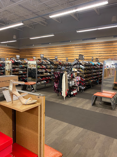 Shoe Store «DSW Designer Shoe Warehouse», reviews and photos, 6636 E State St, Rockford, IL 61108, USA