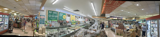 Grocery Store «Whole Foods Market», reviews and photos, 239 N Crescent Dr, Beverly Hills, CA 90210, USA