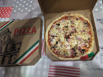 Plats et boissons du Pizzas à emporter Mikaugio Pizza à Gardanne - n°17