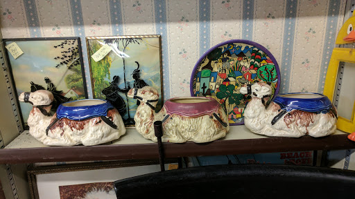 Used Furniture Store «Buried Treasures», reviews and photos, 1611 Fairview Blvd, Fairview, TN 37062, USA