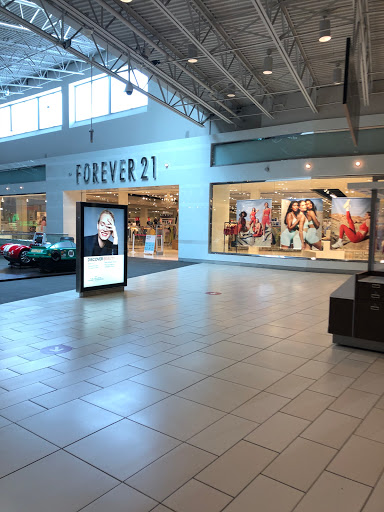 Clothing Store «Forever 21», reviews and photos, 651 Kapkowski Rd, Elizabeth, NJ 07201, USA