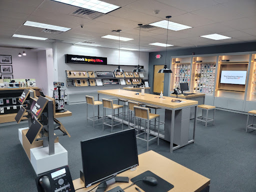 Cell Phone Store «Verizon Authorized Retailer - Wireless Zone», reviews and photos, 110 E Street Rd, Feasterville-Trevose, PA 19053, USA