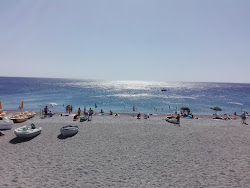 Spiaggia di Roccalumera'in fotoğrafı düz ve uzun ile birlikte