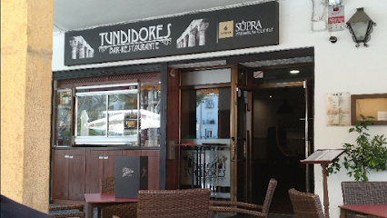 Bar Restaurante Tundidores - P.º Portales Tundidores, 4, 23440 Baeza, Jaén, Spain