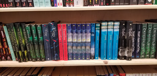 Used Book Store «Book-A-Holic Inc», reviews and photos, 924 S Oliver St, Wichita, KS 67218, USA