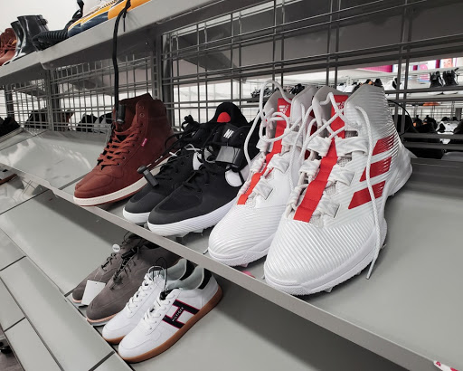 Clothing Store «Burlington Coat Factory», reviews and photos, 4849 Golf Rd, Skokie, IL 60077, USA