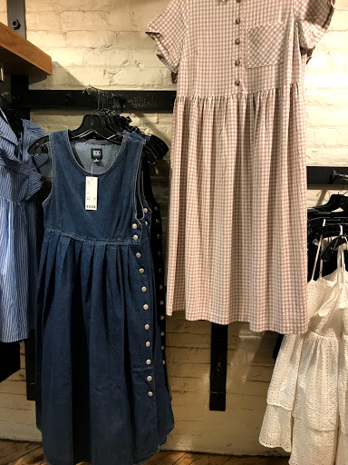 Clothing Store «Urban Outfitters», reviews and photos, 316 E Main St, Charlottesville, VA 22902, USA