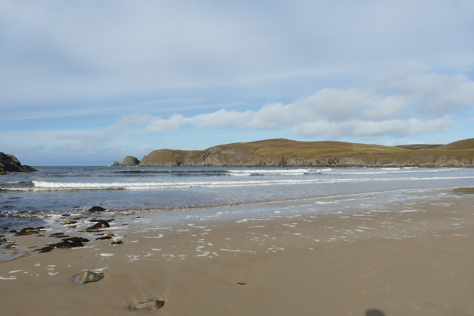 Photo of Farr Beach and the settlement