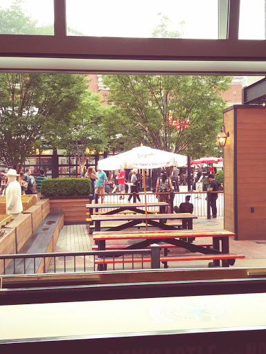 Live Music Bar «Tin Roof», reviews and photos, 32 Market Pl, Baltimore, MD 21202, USA