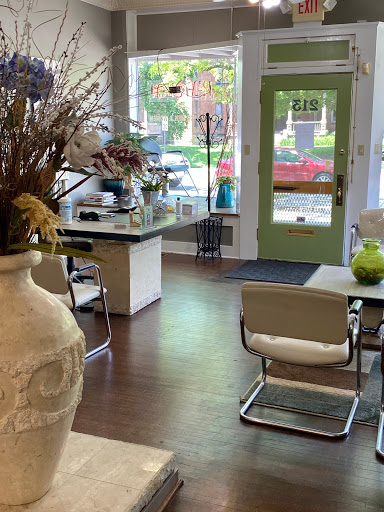 Hair Salon «Masters Touch Hair Salon», reviews and photos, 213 King Ave, Columbus, OH 43201, USA