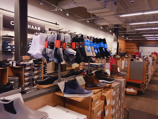 Shoe Store «DSW Designer Shoe Warehouse», reviews and photos, 6971 Grand Ave, Gurnee, IL 60031, USA