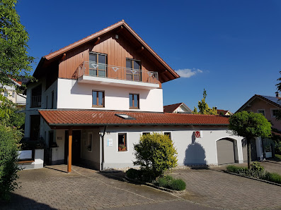 Tierarztpraxis Dr. Stefan Burkert Eichenweg 6, 94086 Bad Griesbach im Rottal, Deutschland