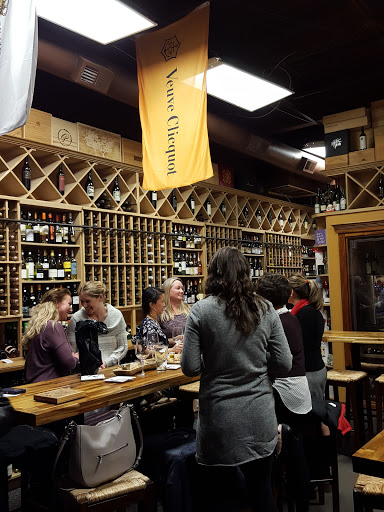 Wine Store «Yiannis Wine Shop», reviews and photos, 401 N Great Neck Rd #123, Virginia Beach, VA 23454, USA