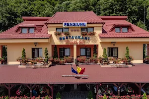 ROUTE 60 Restaurant Pensiune DN1 E60 Ciucea image