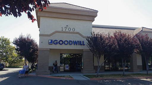 Goodwill, 1700 N 1st St, Dixon, CA 95620, USA, 