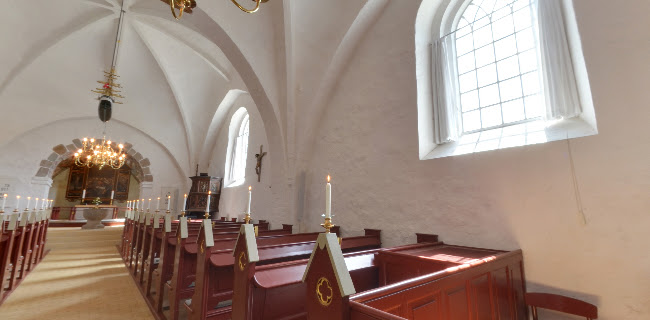 Anmeldelser af Sønderholm Kirke i Svenstrup - Kirke