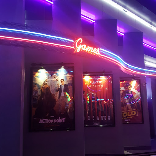 Movie Theater «Regal Cinemas Henrietta 18», reviews and photos, 525 Marketplace Dr, Rochester, NY 14623, USA