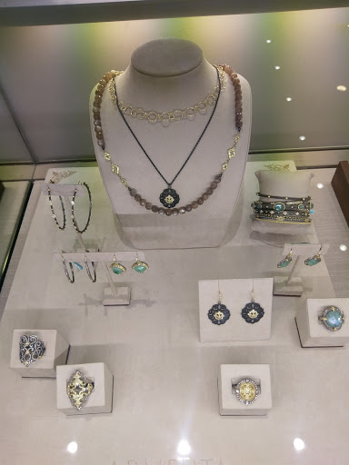 Jeweler «Lewis Jewelers - Clear Lake», reviews and photos, 19335 Gulf Fwy #4, Webster, TX 77598, USA