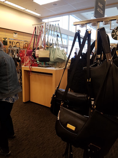 Department Store «Nordstrom Rack Burbank Empire Center», reviews and photos, 1601 N Victory Pl, Burbank, CA 91502, USA