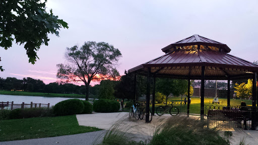 Golf Course «Lake Park Golf Course & Marina», reviews and photos, 1015 Howard Ave, Des Plaines, IL 60018, USA