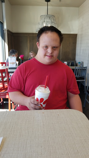 Restaurant «Chick-fil-A Thunderbird», reviews and photos, 5908 W Thunderbird Rd, Glendale, AZ 85306, USA