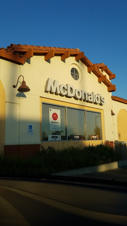 McDonald,s - 801 Truman St., San Fernando, CA 91340