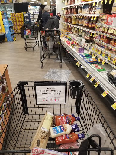 Shopping Mall «Oak Mill Mall», reviews and photos, 7900 N Milwaukee Ave, Niles, IL 60714, USA