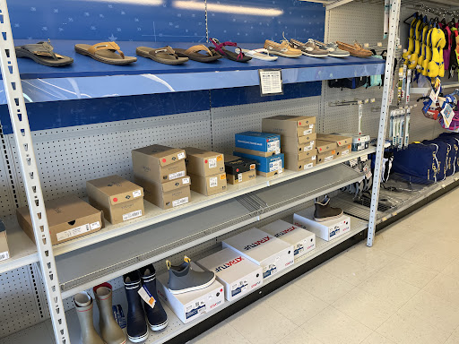 Marine Supply Store «West Marine», reviews and photos, 4141 S 76th St, Greenfield, WI 53220, USA