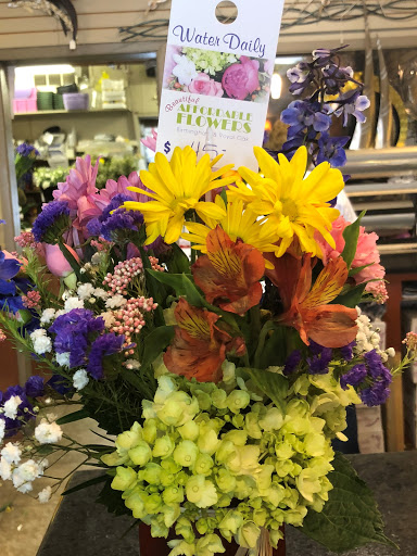 Florist «Affordable Flowers», reviews and photos, 33289 Woodward Ave, Birmingham, MI 48009, USA