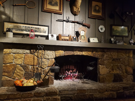 American Restaurant «Cracker Barrel Old Country Store», reviews and photos, 200 Cracker Barrel Dr, Clarksville, TN 37040, USA