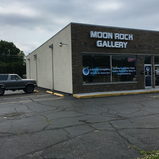 Gift Shop «Moon Rock Gallery & Smoke Shop», reviews and photos, 431 Ogden Ave, Downers Grove, IL 60515, USA