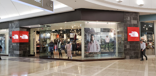 Clothing Store «The North Face», reviews and photos, 1 Garden State Plaza Blvd, Paramus, NJ 07652, USA