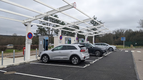 Borne de recharge de véhicules électriques ENGIE Station de recharge Bligny-sur-Ouche