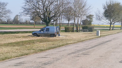 Parking layby à Boulon