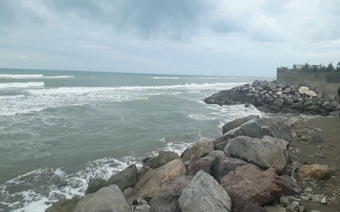 ساحل سنگی image