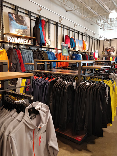 Clothing Store «The North Face Outlet», reviews and photos, 127 Premium Outlets Dr #633, Monroe, OH 45050, USA