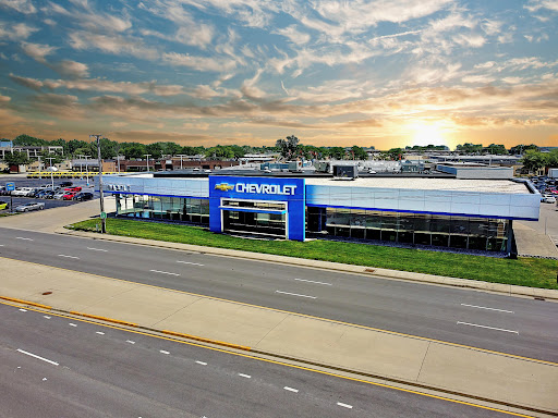 Chevrolet Dealer «Castle Chevy North», reviews and photos, 175 N Arlington Heights Rd, Elk Grove Village, IL 60007, USA