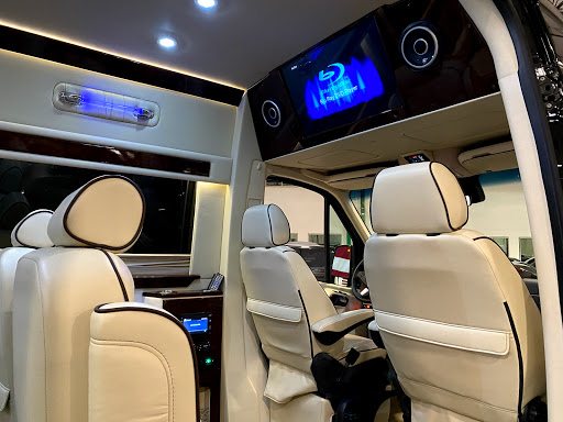 Car Dealer «Luxury Auto Collection», reviews and photos, 7880 E Beck Ln A, Scottsdale, AZ 85260, USA