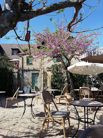 Atmosphère du Restaurant végétalien SmooVie Grignothèque à Saint-Léon-sur-Vézère - n°3