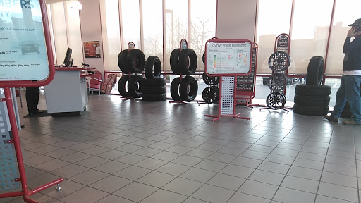 Tire Shop «Discount Tire Store - Littleton, CO», reviews and photos, 2307 W Belleview Ave, Littleton, CO 80120, USA