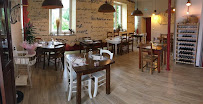 Atmosphère du Restaurant Chez Juju à Laroche-prés-Feyt - n°1