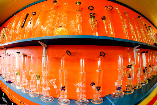 Tobacco Shop «The Bong Smoke Shop», reviews and photos, 225 Lancaster Dr SE, Salem, OR 97317, USA